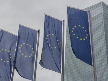 Брекзит оцвети в червено европейските пазари