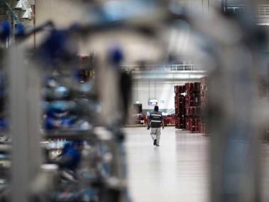 Добавките от 50 лв. към пенсиите вече струват колкото мярката „60/40“