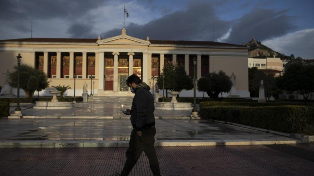 Гърция остави ресторанти и магазини затворени за празниците