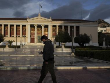 Гърция остави ресторанти и магазини затворени за празниците