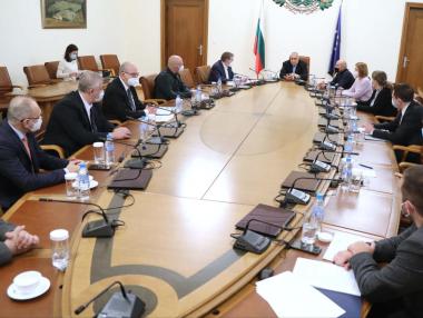 Всички мерки в страната остават до 21 декември