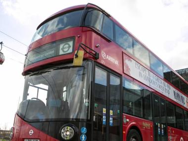 Двуетажни електрически автобуси „превзеха“ лондонските улици