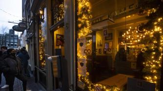 От днес Нидерландия е под пълна карантина