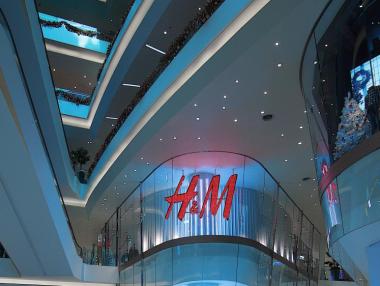 Новият локдаун удари продажбите на H&M
