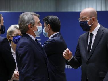 Европарламентът прие историческия бюджет на ЕС до 2027 г.