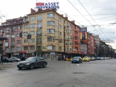 Продажбите на нови коли в България отново поеха право надолу