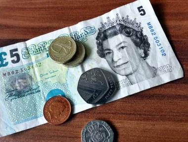 Паундът удари 2.5-годишен връх с оптимизъм за сделка по Brexit