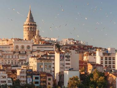 Сривът на лирата доведе до бум на имотни покупки от чужденци