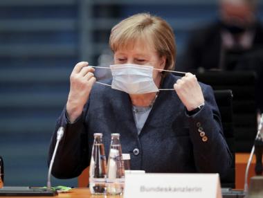 Меркел призова германците да празнуват Коледа виртуално