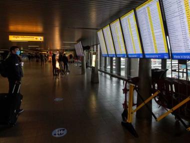 Паундът поевтиня с близо 2% след изолацията на Обединеното кралство