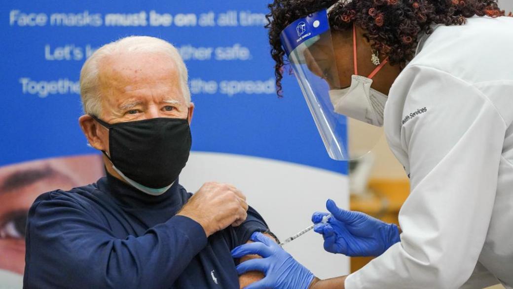 Джо Байдън се ваксинира срещу COVID-19