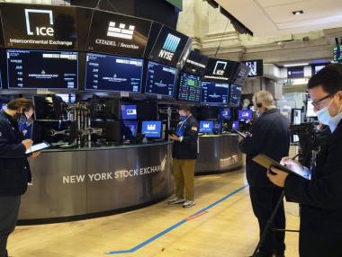 Новата мутация на COVID-19 „зарази“ и пазарите