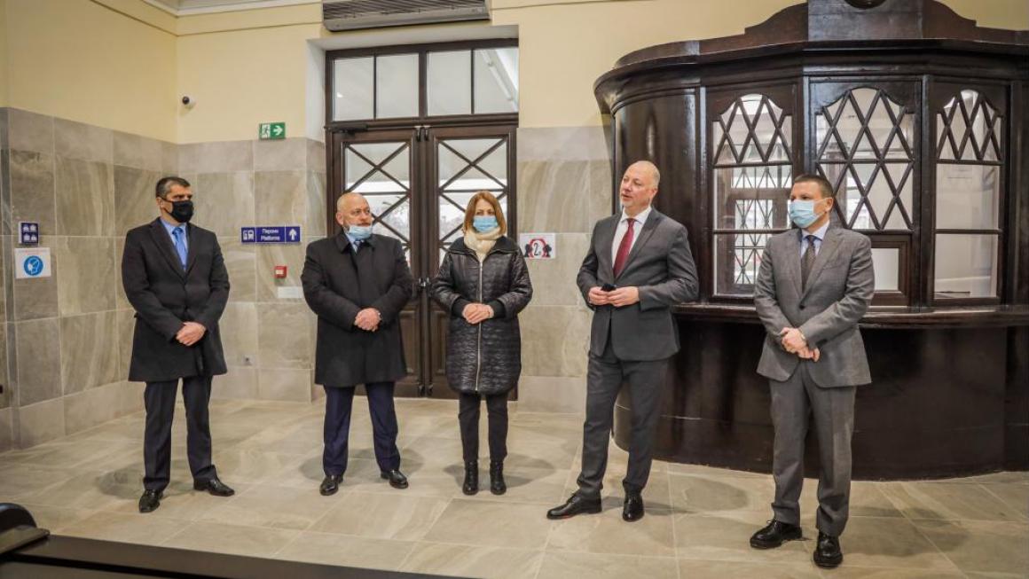 Галерия :: Снимка 2 :: Ремонтираната жп гара „Подуяне“ вече e готова (снимки)}