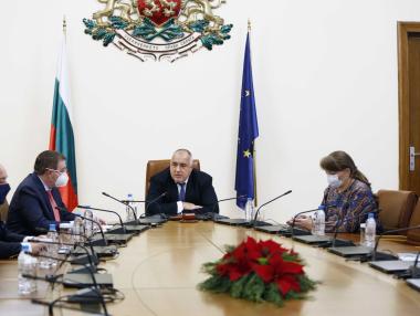 Мярката „60/40“ се удължава до септември