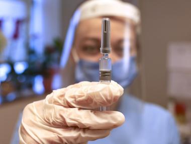 Първите COVID ваксини вече са в София