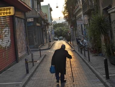 Гърция няма да разхлабва мерките въпреки положителните данни