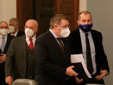 Ваксинацията в България започва: Вижте кои са първите