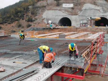 Половината тунел „Железница“ е готов (галерия)