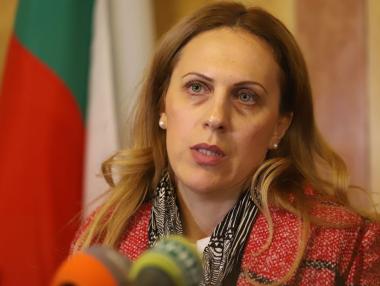 Заведенията обвиниха Марияна Николова в прилагане на двойни стандарти
