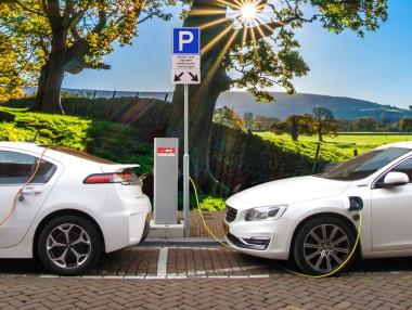 Предстои изграждането на нови 76 зарядни станции за електромобили у нас