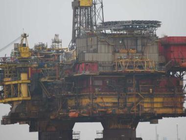 Петролът достигна десетмесечен връх