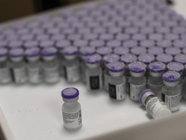 Кой води при ваксинирането в Европа?