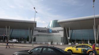 Огромното увеличение на таксите на Летище София е замразено