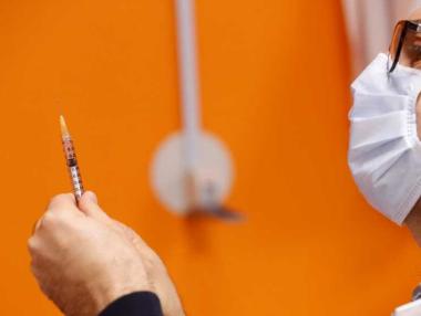 СЗО разрешава втората доза от ваксината да се отложи