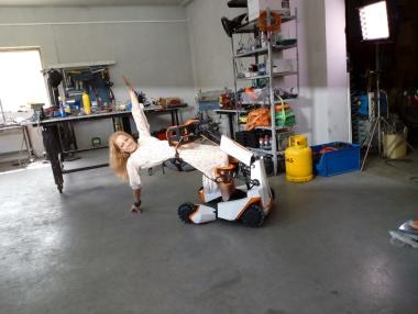 Изправи се!