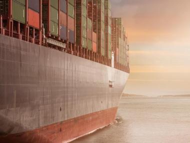 Коронакризата удари морския транспорт в ЕС
