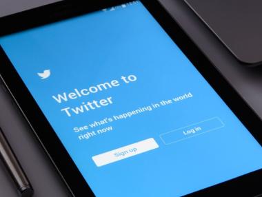 Акциите на Twitter полетяха надолу, след като Тръмп вече го няма