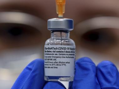 Въпреки ваксините СЗО не очаква скорошно връщане към „нормалното“