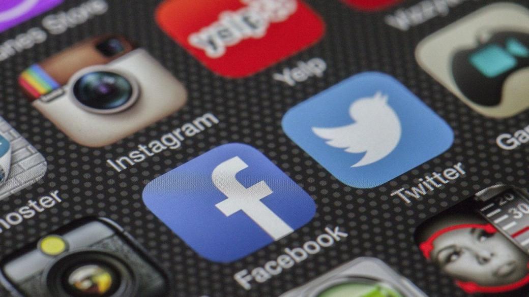 Facebook акаунтът на Тръмп остава заключен завинаги