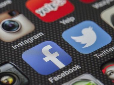 Facebook акаунтът на Тръмп остава заключен завинаги