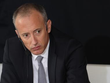 Държавата поема таксите на оставащите в България студенти