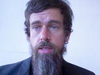 Интернет не трябва да се контролира от шепа компании