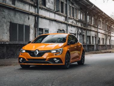 Край на „болните амбиции за разширяване“ в Renault