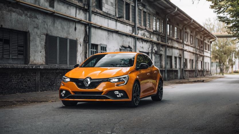 Край на „болните амбиции за разширяване“ в Renault