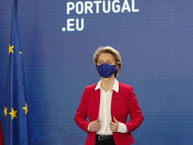 Фон дер Лайен: ЕС ще получи предвидените количества от ваксината на Pfizer