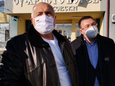 Учениците от 7. и 12. клас може да се върнат в училище на 4 февруари