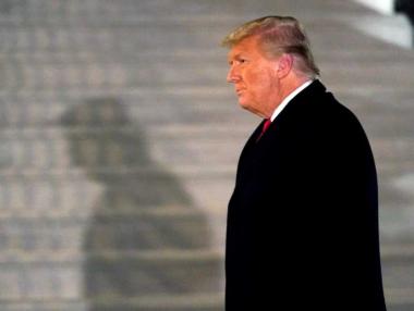 Доналд Тръмп оставя Америка на ръба на пропастта