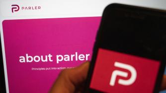 Parler даде признаци на живот с руска подкрепа