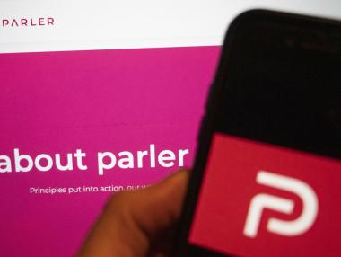 Parler даде признаци на живот с руска подкрепа