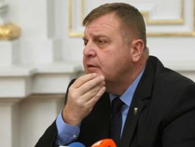 Правителството преведе втората вноска за бойните кораби