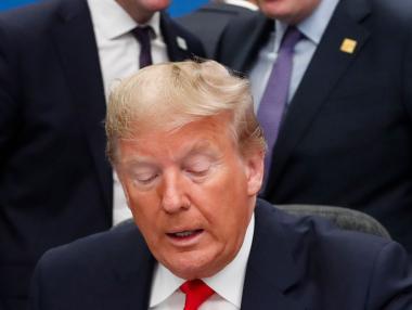 Китай санкционира Помпео и 28 служители от екипа на Тръмп