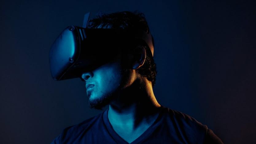 Apple подготвя първия си VR шлем за 2022 г.