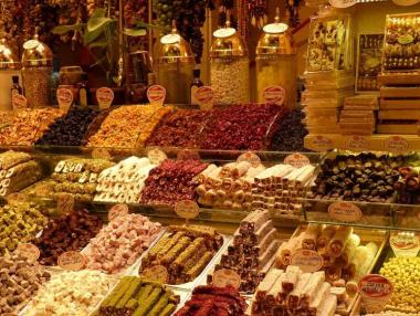 Турската лира скочи с 1% след решение на централната банка