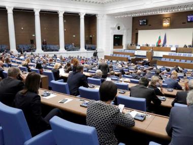 ГЕРБ прехвърли отговорността за карантинираните на ЦИК