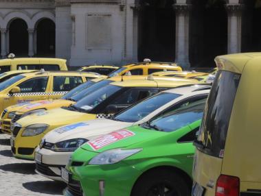 Желязков одобри удвояването на първоначалната цена на такситата