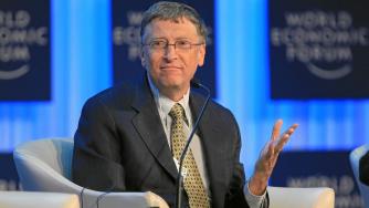Бил Гейтс се ваксинира срещу COVID-19